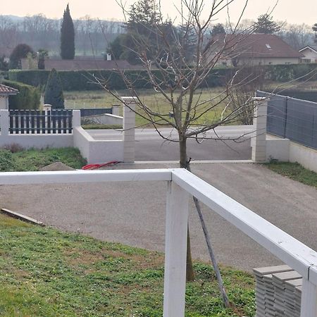 Gite Des Reguinelles Saint-Lattier Exterior foto